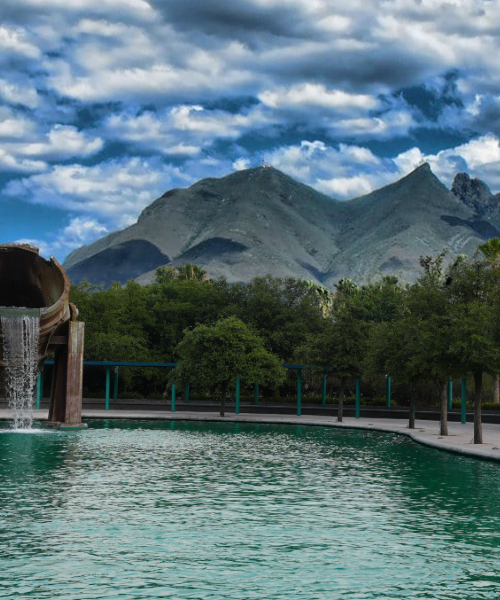 Cerro de la Silla en Parque Fundidora en Monterrey, México